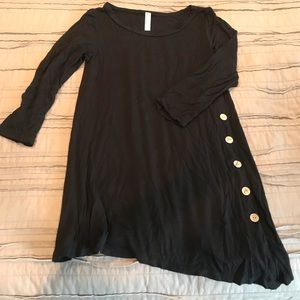 Black flowy tunic with buttons Size Medium